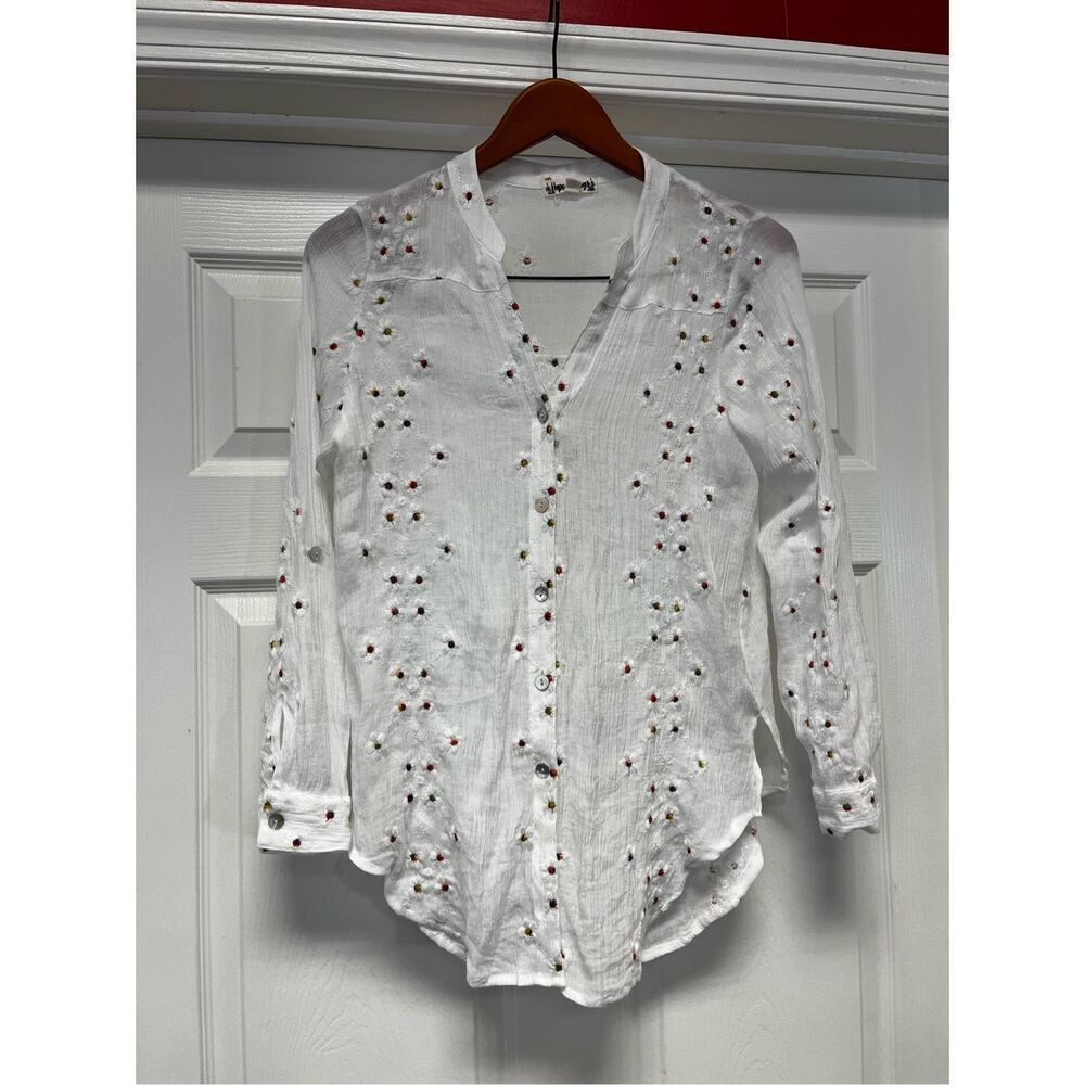 Hope Springs White Flower Embroidered Gauzy Roll Tab Sleeve Button Down Shirt sz